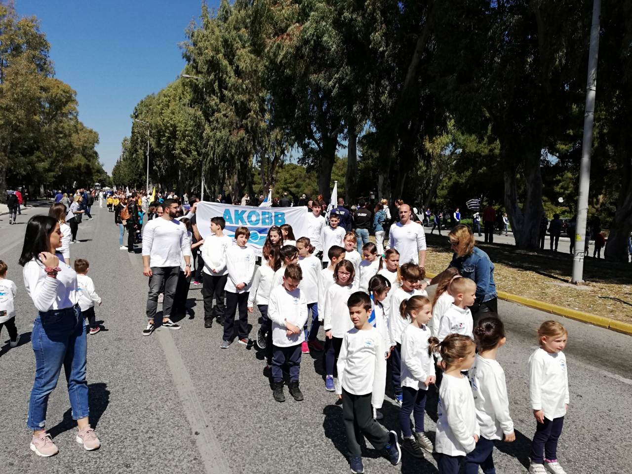 Έλαμψαν οι κολυμβητές του ΑΚΟΒΒ στην παρέλαση της 25ης Μαρτίου 2019